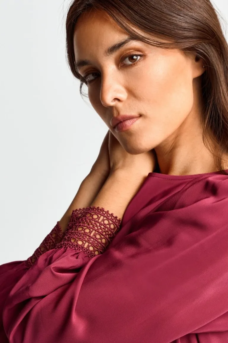 Bluse Mit Manschetten Aus Spitze