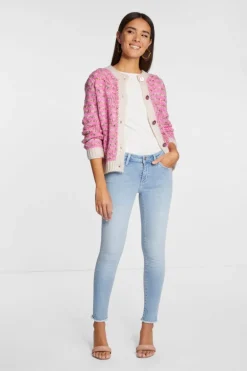 Denim In Figurnahem Schnitt