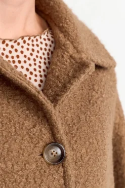 Jacke Mit Breitem Umlegekragen