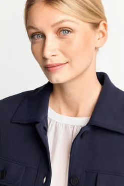 Kurze Jacke Mit Taschen