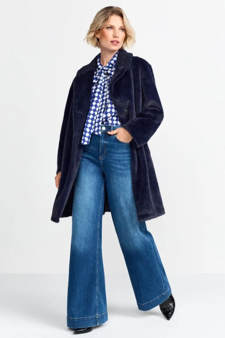 Mantel Aus Weichem Fake Fur