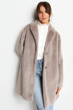 Mantel Aus Weichem Fake Fur