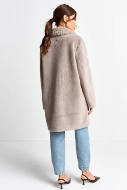 Mantel Aus Weichem Fake Fur