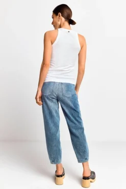 Top Mit Logostickerei