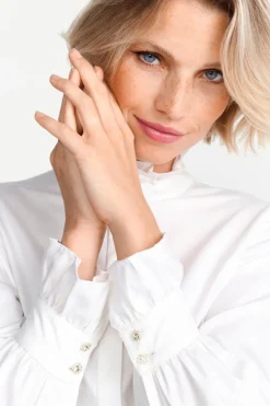 Weiße Bluse Mit Rüschenkragen